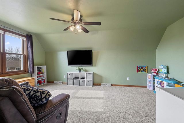 1536 VAN ROAD, Green Bay, WI 54311