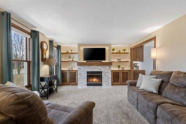 1536 VAN ROAD, Green Bay, WI 54311