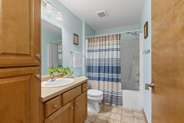 1536 VAN ROAD, Green Bay, WI 54311