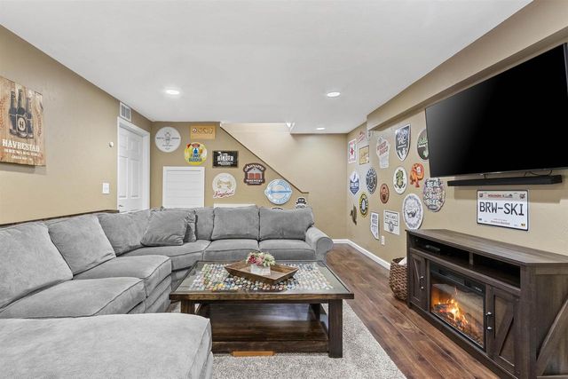 1536 VAN ROAD, Green Bay, WI 54311