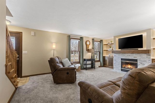 1536 VAN ROAD, Green Bay, WI 54311