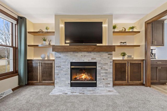 1536 VAN ROAD, Green Bay, WI 54311