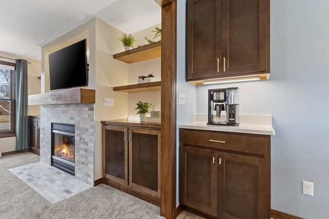 1536 VAN ROAD, Green Bay, WI 54311