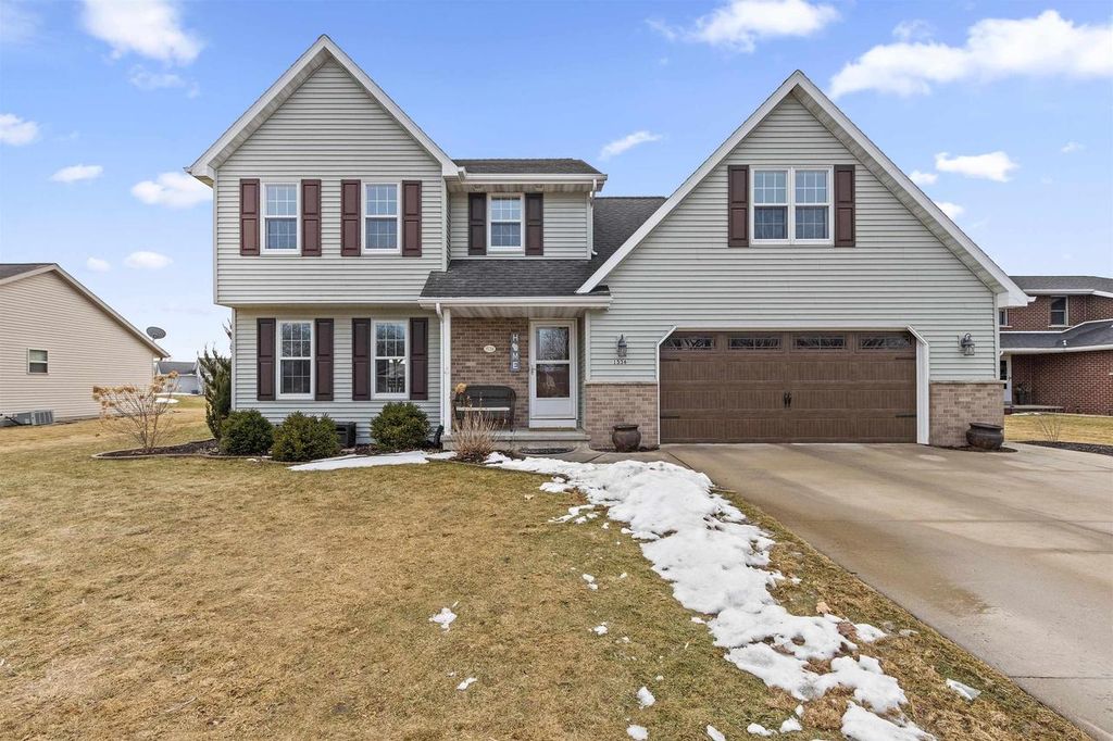 1536 VAN ROAD, Green Bay, WI 54311