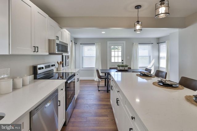 1437 KEILMAN AVE, Hellertown, PA 18055