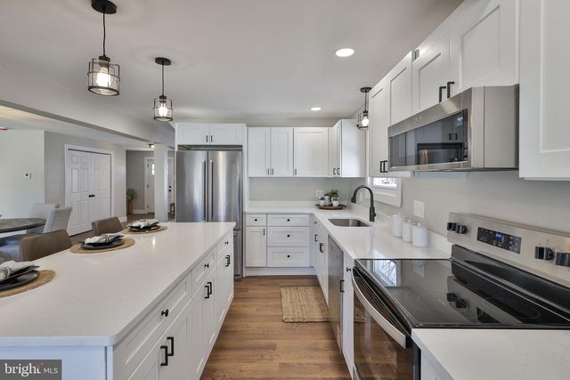 1437 KEILMAN AVE, Hellertown, PA 18055