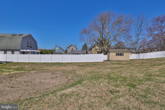 1437 KEILMAN AVE, Hellertown, PA 18055