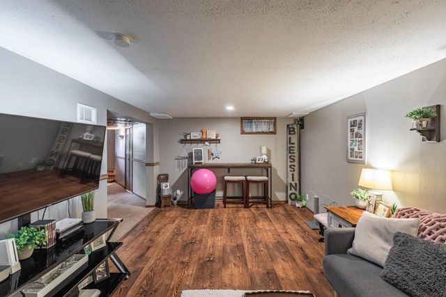 2524 2nd AVENUE E, La Crosse, WI 54603