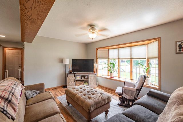 2524 2nd AVENUE E, La Crosse, WI 54603