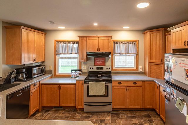 2524 2nd AVENUE E, La Crosse, WI 54603