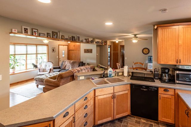2524 2nd AVENUE E, La Crosse, WI 54603