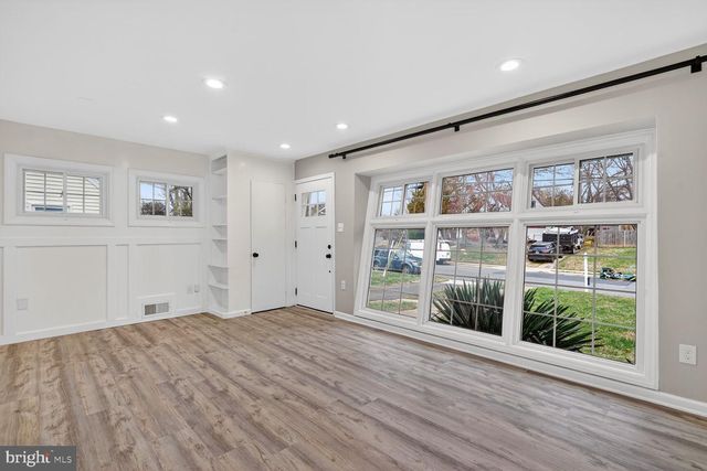 1925 ROLLINS DR, Alexandria, VA 22307