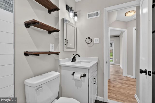 1925 ROLLINS DR, Alexandria, VA 22307