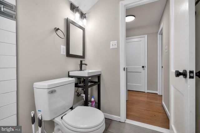 1925 ROLLINS DR, Alexandria, VA 22307