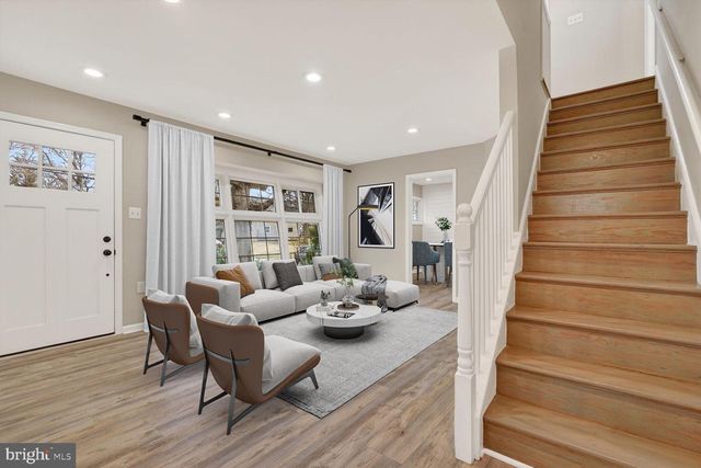 1925 ROLLINS DR, Alexandria, VA 22307