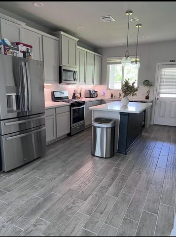 10454 Junction Peak Drive, Rosharon, TX 77583