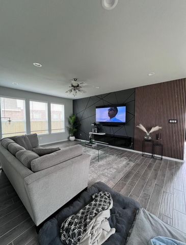 10454 Junction Peak Drive, Rosharon, TX 77583