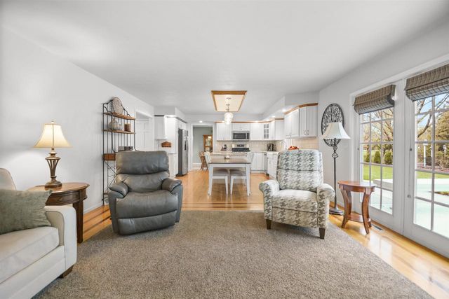 140 OVERLAND TRAIL, Oshkosh, WI 54904