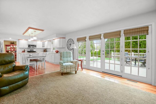 140 OVERLAND TRAIL, Oshkosh, WI 54904