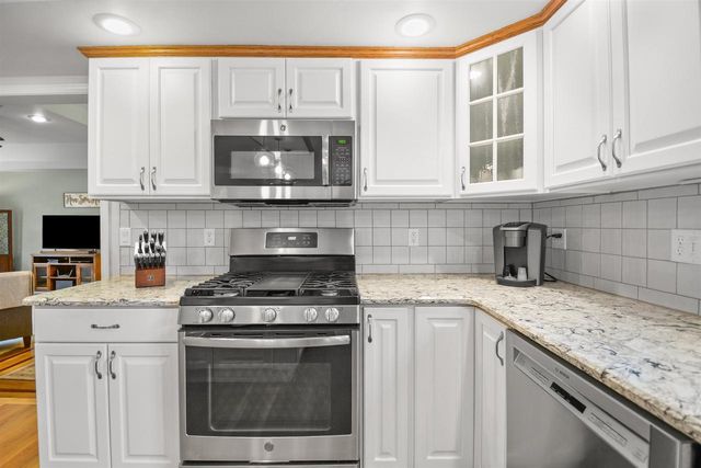 140 OVERLAND TRAIL, Oshkosh, WI 54904