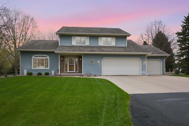 140 OVERLAND TRAIL, Oshkosh, WI 54904