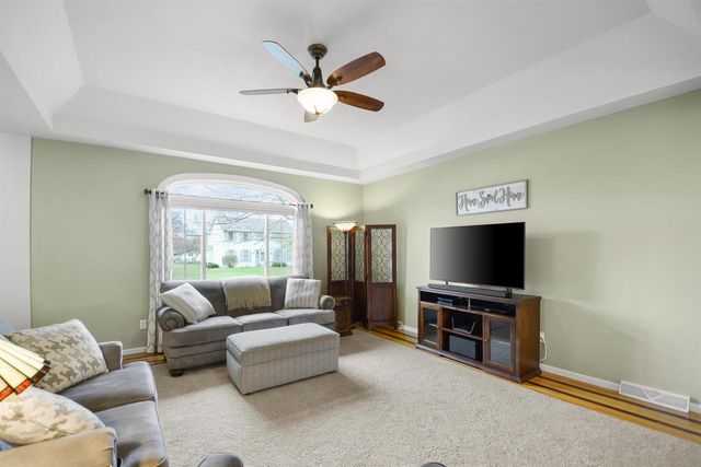 140 OVERLAND TRAIL, Oshkosh, WI 54904