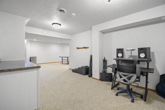 140 OVERLAND TRAIL, Oshkosh, WI 54904