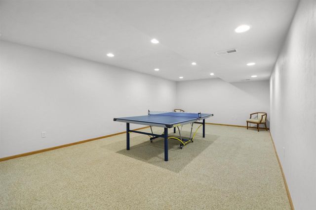 140 OVERLAND TRAIL, Oshkosh, WI 54904