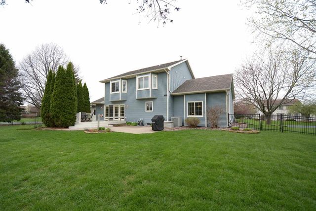140 OVERLAND TRAIL, Oshkosh, WI 54904