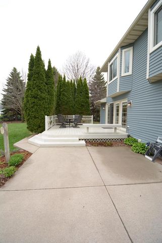 140 OVERLAND TRAIL, Oshkosh, WI 54904