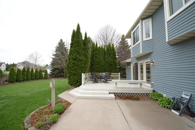 140 OVERLAND TRAIL, Oshkosh, WI 54904