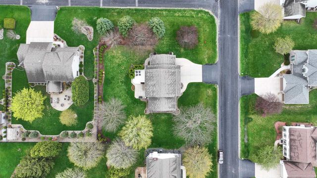 140 OVERLAND TRAIL, Oshkosh, WI 54904