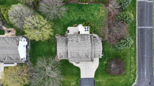 140 OVERLAND TRAIL, Oshkosh, WI 54904