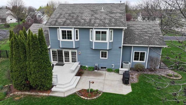 140 OVERLAND TRAIL, Oshkosh, WI 54904