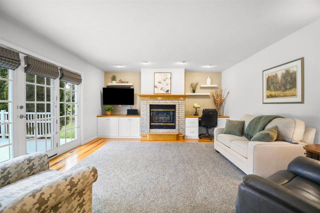 140 OVERLAND TRAIL, Oshkosh, WI 54904