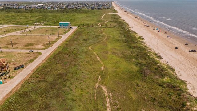 732 Seaside Drive, Crystal Beach, TX 77650