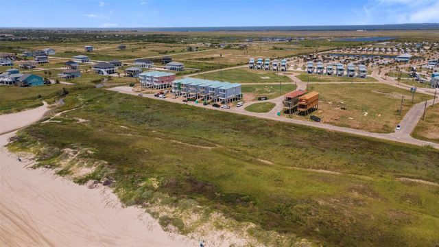 732 Seaside Drive, Crystal Beach, TX 77650