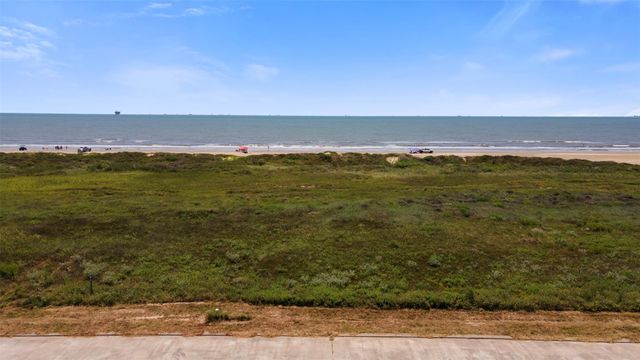 732 Seaside Drive, Crystal Beach, TX 77650