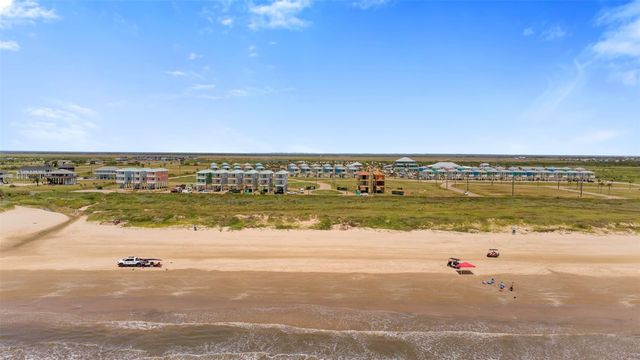 732 Seaside Drive, Crystal Beach, TX 77650