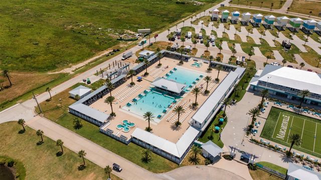 732 Seaside Drive, Crystal Beach, TX 77650