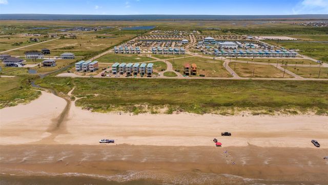 732 Seaside Drive, Crystal Beach, TX 77650