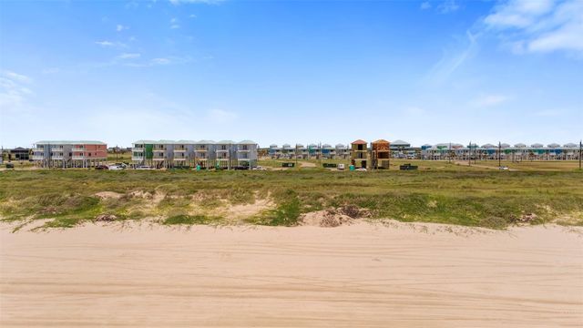 732 Seaside Drive, Crystal Beach, TX 77650