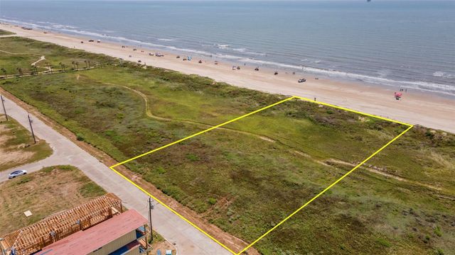 732 Seaside Drive, Crystal Beach, TX 77650