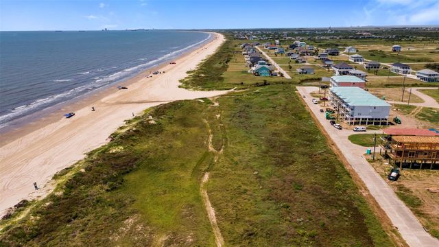 732 Seaside Drive, Crystal Beach, TX 77650