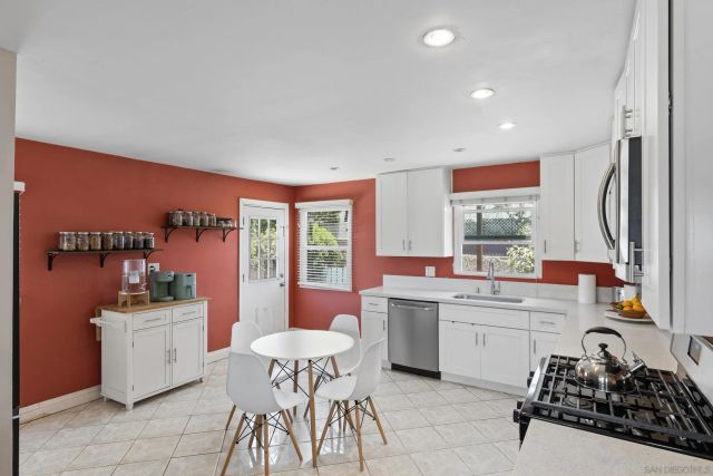 725 Garrett Avenue, Chula Vista, CA 91910