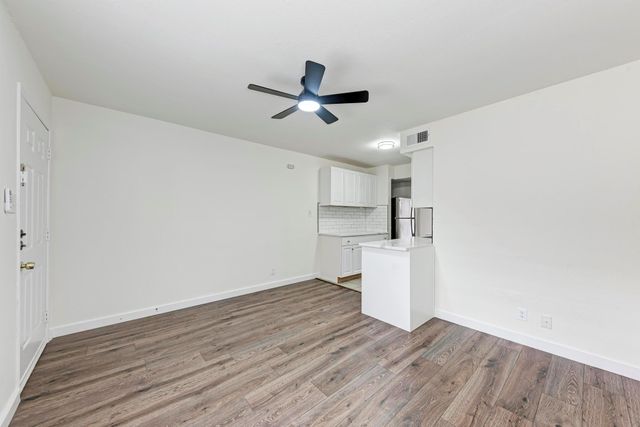 1010 W 23rd ST 5, Austin, TX 78705