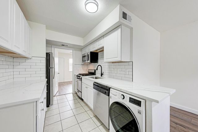 1010 W 23rd ST 5, Austin, TX 78705