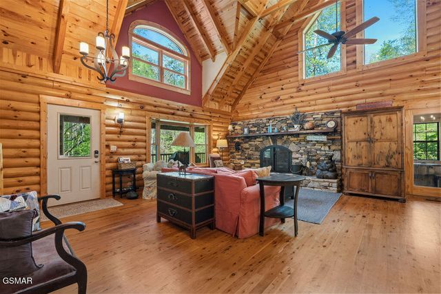 2202 Price Cove Road, Sevierville, TN 37876