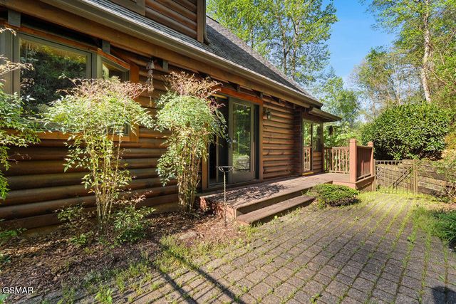2202 Price Cove Road, Sevierville, TN 37876