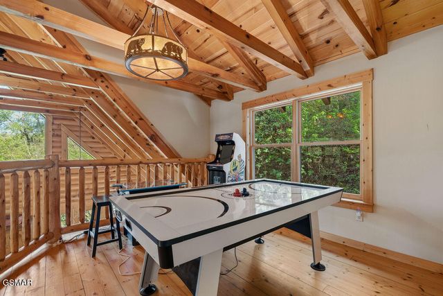 2202 Price Cove Road, Sevierville, TN 37876